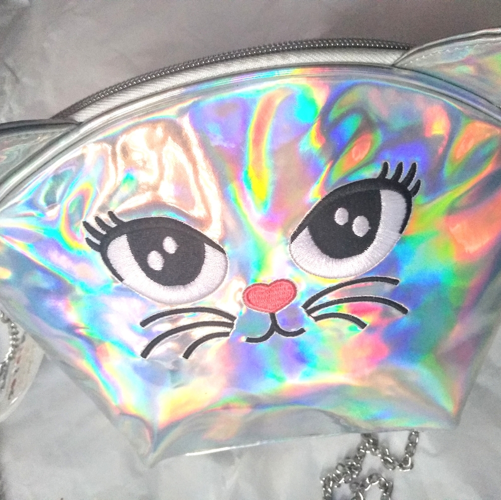Silver Kitty Purse with 48" Chain Strap.